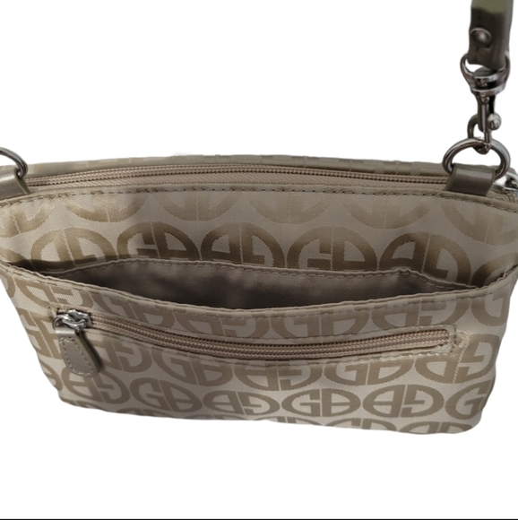 Gianni Bernini Crossbody/Wristlet Zip Top GB Logo Purse Gold Silver Hardware - Picture 8 of 16